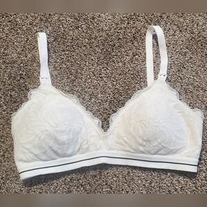 Chic Lace Cream Bra